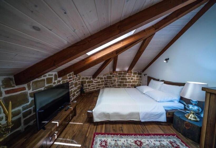 בית מלון כפרי Korça Boutique