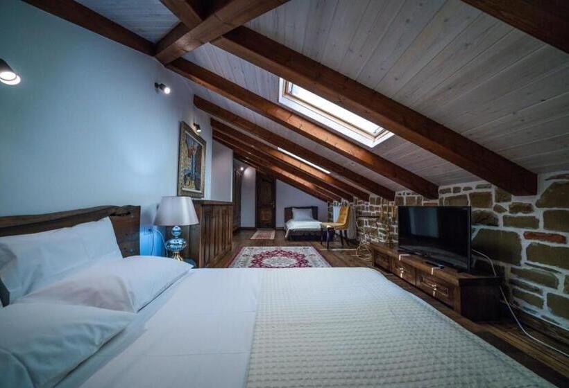 בית מלון כפרי Korça Boutique