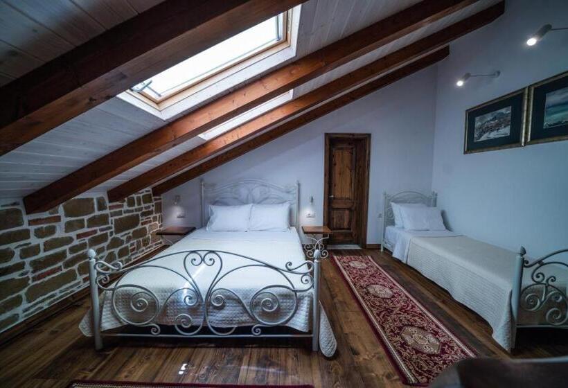 בית מלון כפרי Korça Boutique