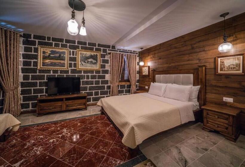 בית מלון כפרי Korça Boutique