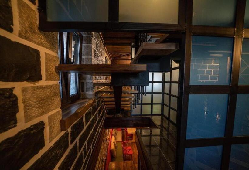 בית מלון כפרי Korça Boutique