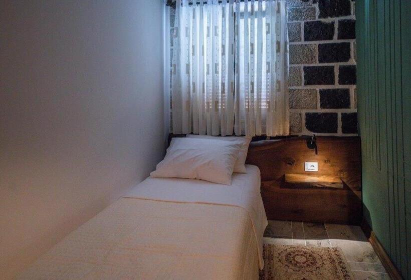 בית מלון כפרי Korça Boutique