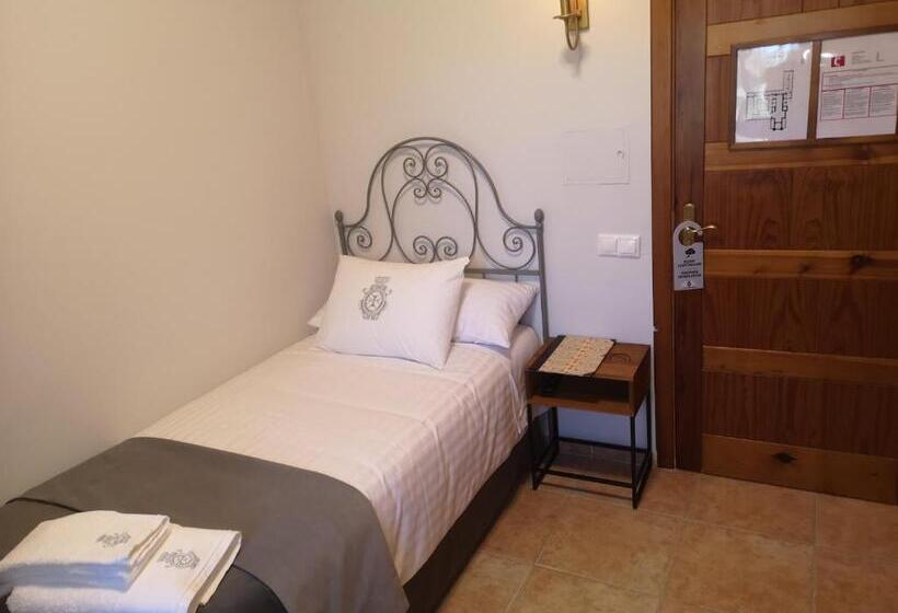 Отель Monasterio De Tejeda