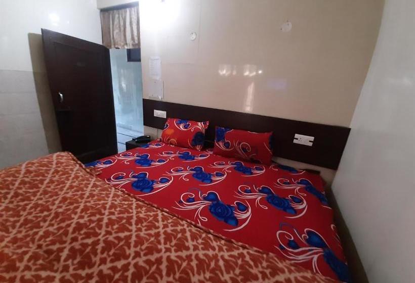 酒店 Raj Golden & Restaurant