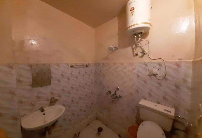 酒店 Raj Golden & Restaurant