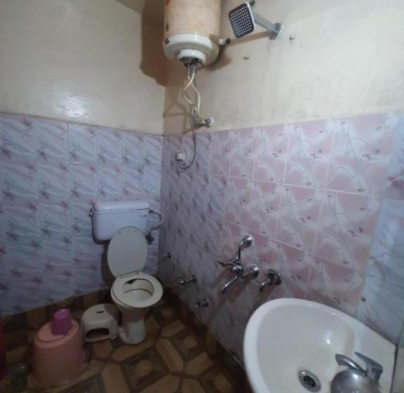 酒店 Raj Golden & Restaurant