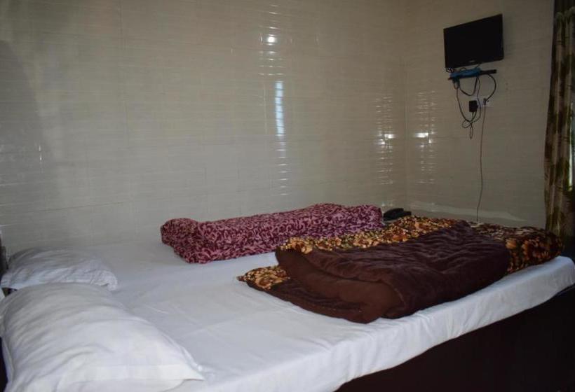 酒店 Raj Golden & Restaurant