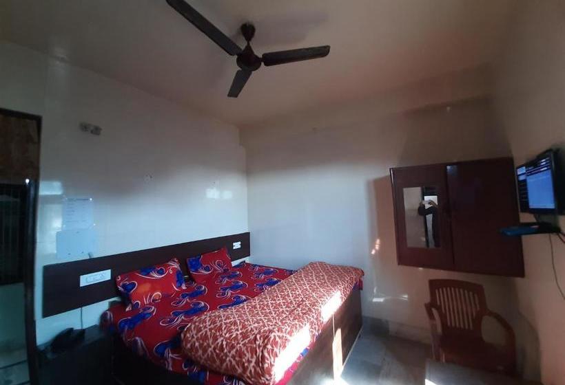 酒店 Raj Golden & Restaurant