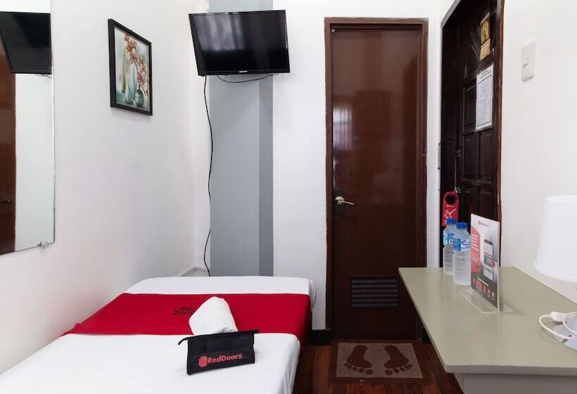 Hotel Reddoorz Near Robinsons North Tacloban