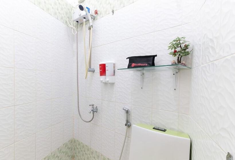 Hotel Reddoorz Near Robinsons North Tacloban