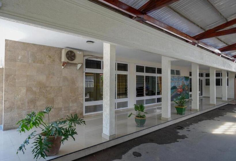 فندق Reddoorz Plus Syariah At Alam Raya