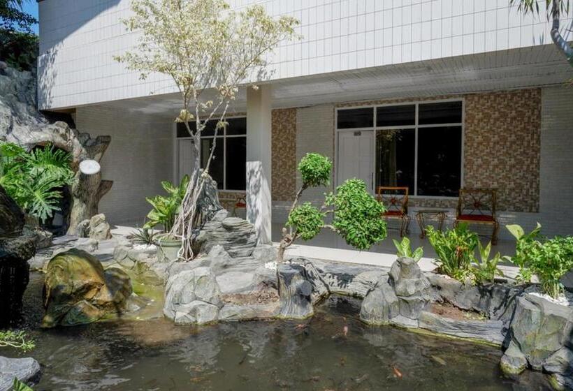 فندق Reddoorz Plus Syariah At Alam Raya