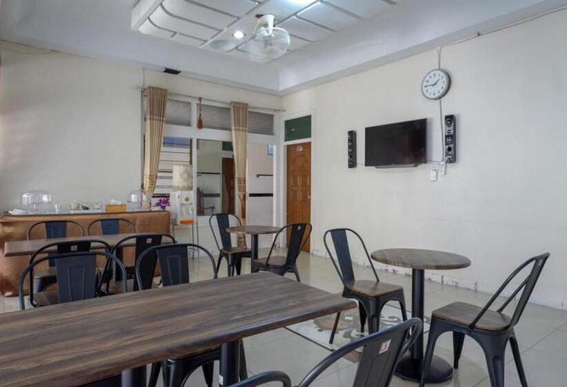 فندق Reddoorz Plus Syariah At Alam Raya