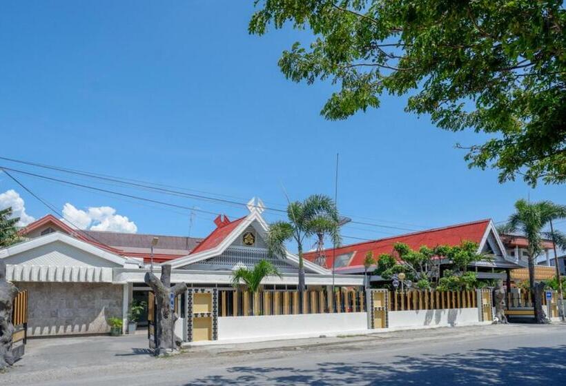 فندق Reddoorz Plus Syariah At Alam Raya