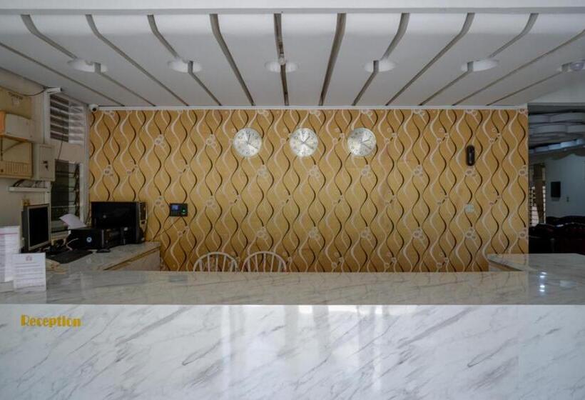 בית מלון כפרי Reddoorz Plus Syariah At Alam Raya