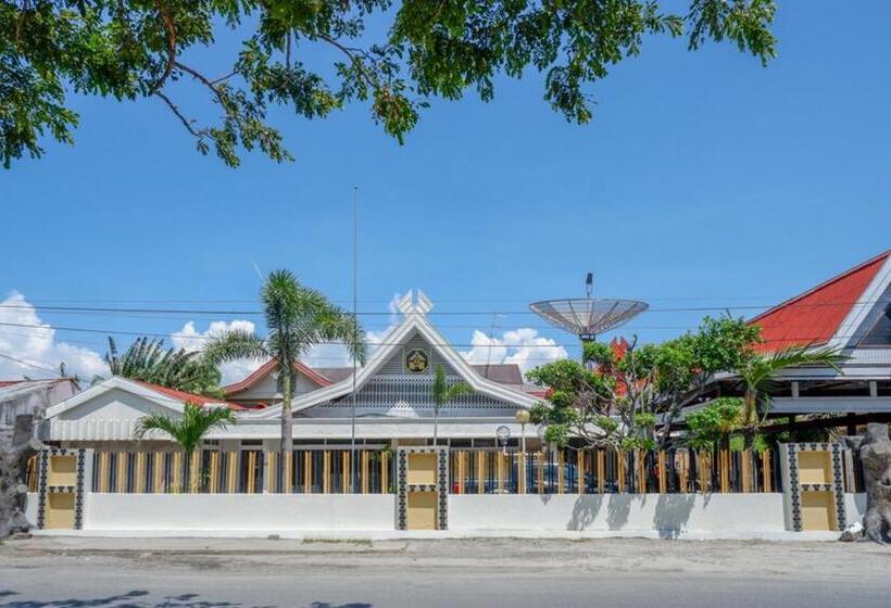 هتل Reddoorz Plus Syariah At Alam Raya