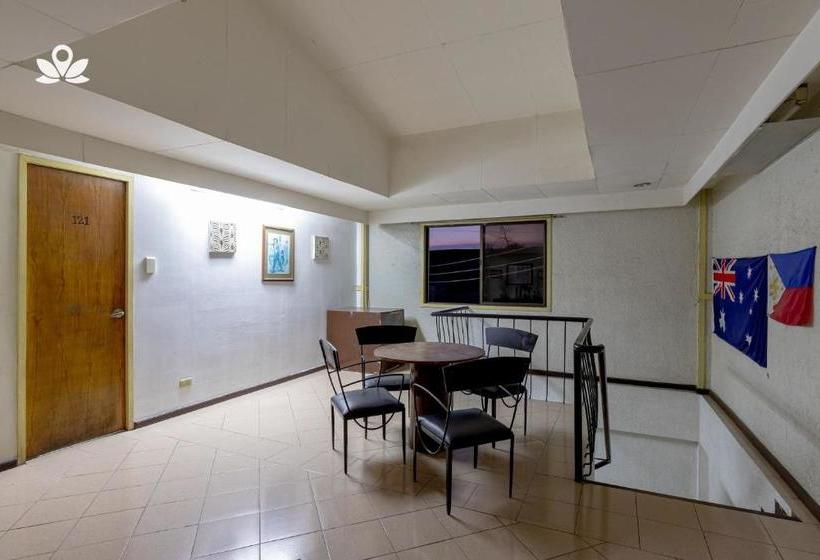 Отель Zen Rooms Basic Mercenary Inn