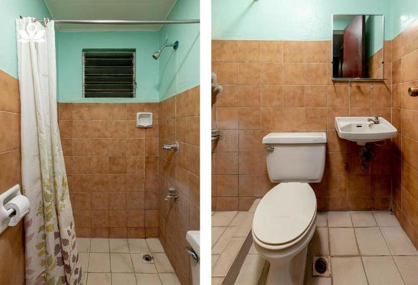 Отель Zen Rooms Basic Mercenary Inn