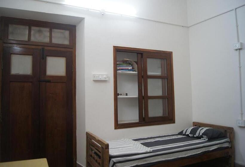 Pension (Hôtel basse catégorie) Cornerbunker