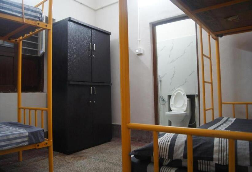 Pension (Hôtel basse catégorie) Cornerbunker