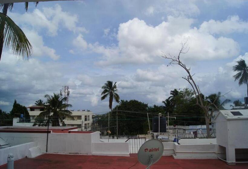 Pension (Hôtel basse catégorie) Cornerbunker