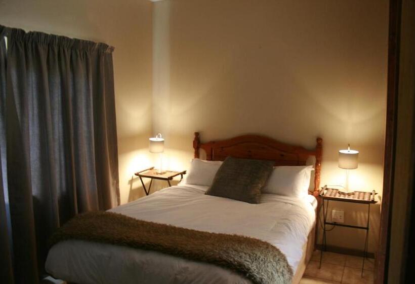 פנסיון Douglas Villas