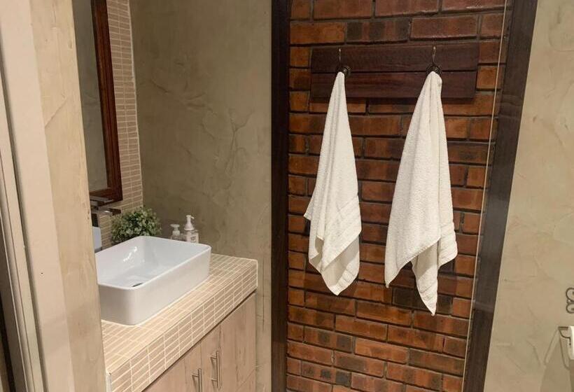 פנסיון Douglas Villas