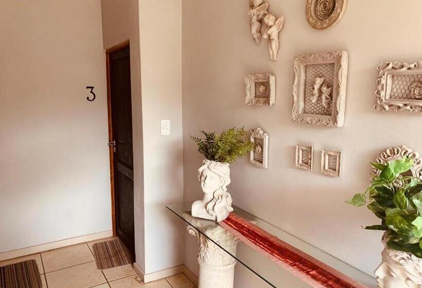 פנסיון Douglas Villas