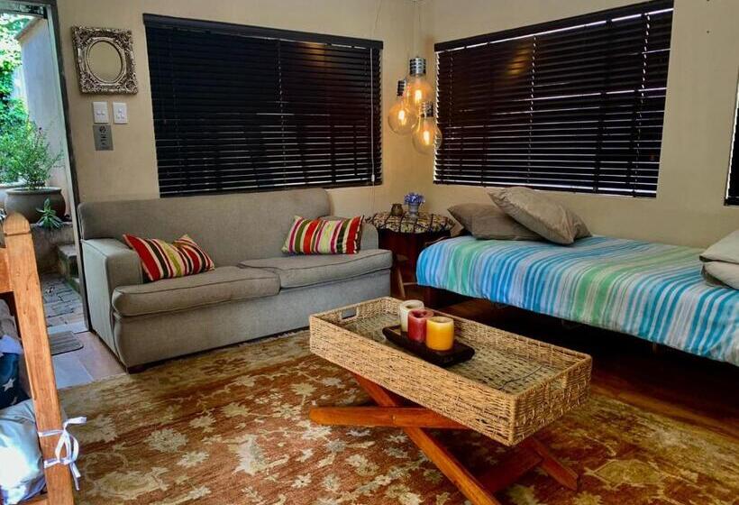 פנסיון Douglas Villas