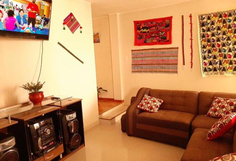 بنسيون Marlon's House Nasca