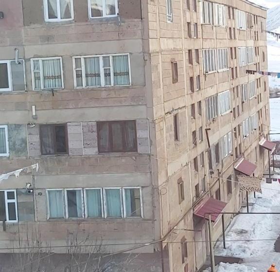 بنسيون Tigran Guest House