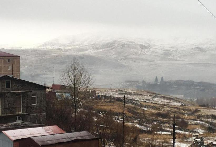 بنسيون Tigran Guest House