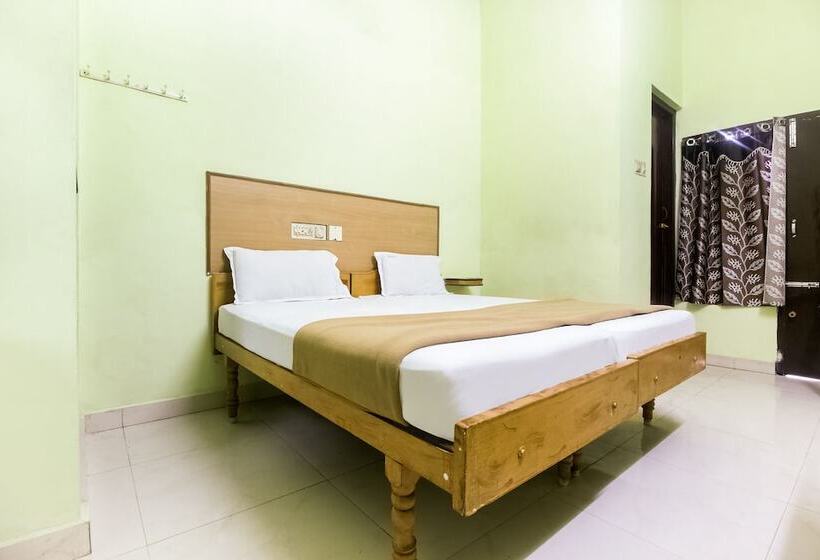 Spot On 61149 Hotel Sivanthi