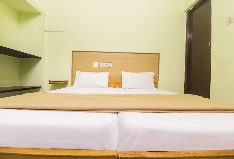 Spot On 61149 Hotel Sivanthi