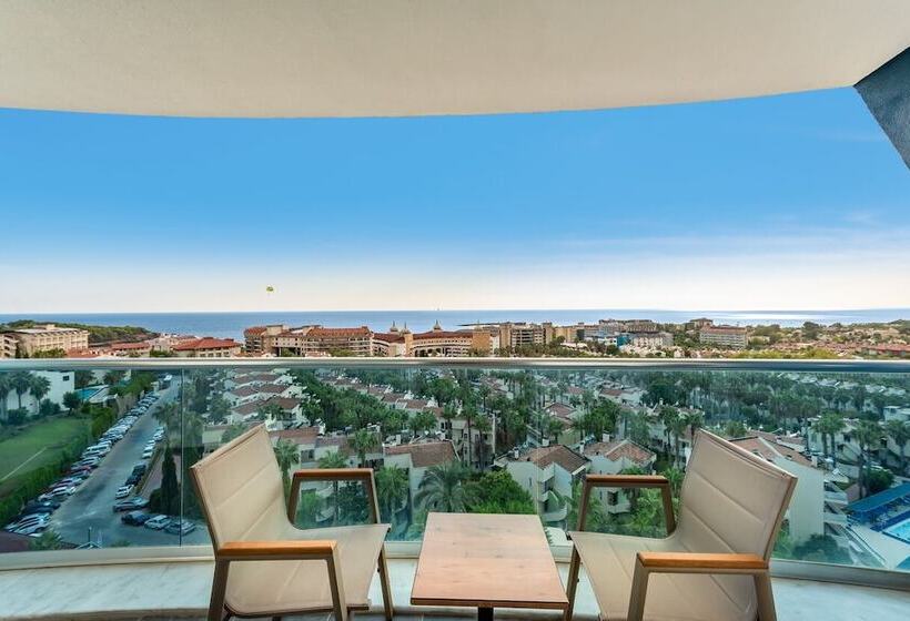 هتل The Marilis Hill Resort