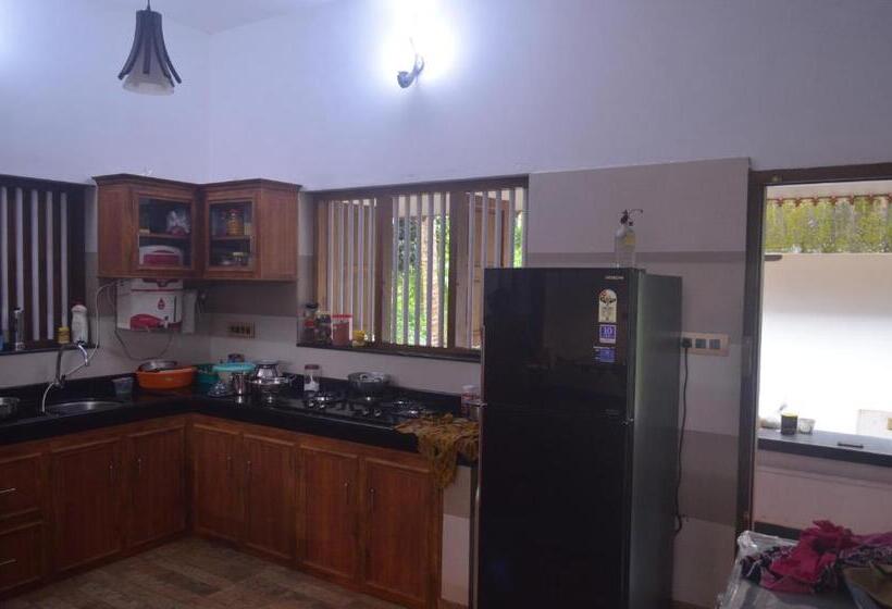 ベッドアンドブレックファースト Poonthanam Homestay