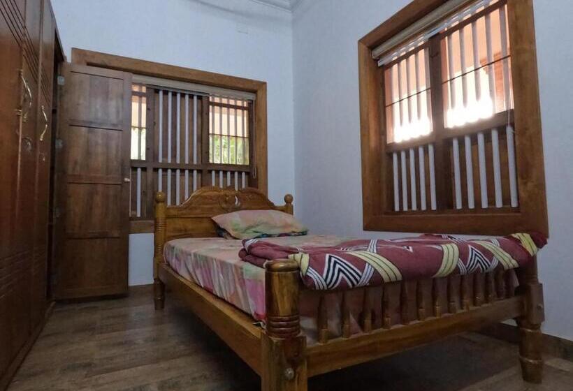 ベッドアンドブレックファースト Poonthanam Homestay