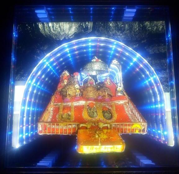 ホテル Abrol Residency