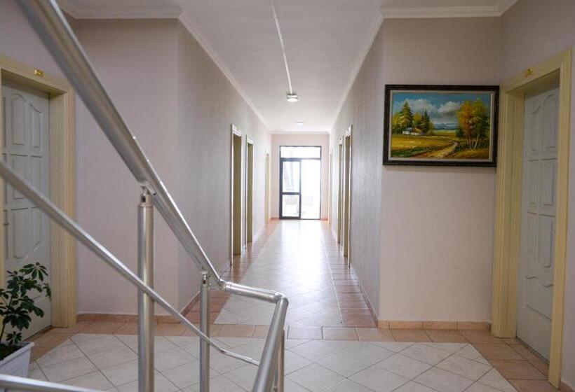 בית מלון כפרי Andi