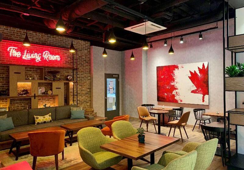 هتل Canvas Moncton, Tapestry Collection By Hilton