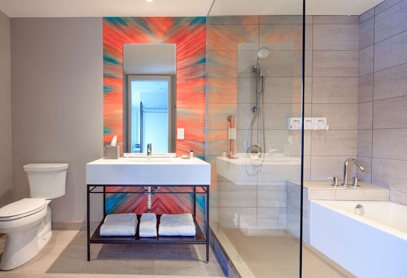 هتل Canvas Moncton, Tapestry Collection By Hilton