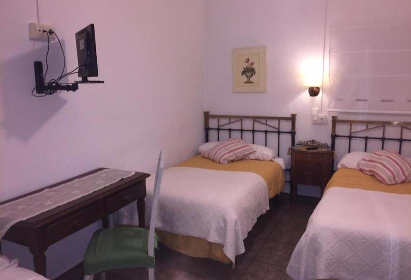 هتل Fonda Molinero