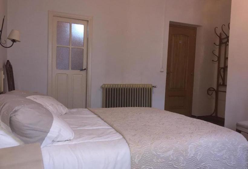 هتل Fonda Molinero