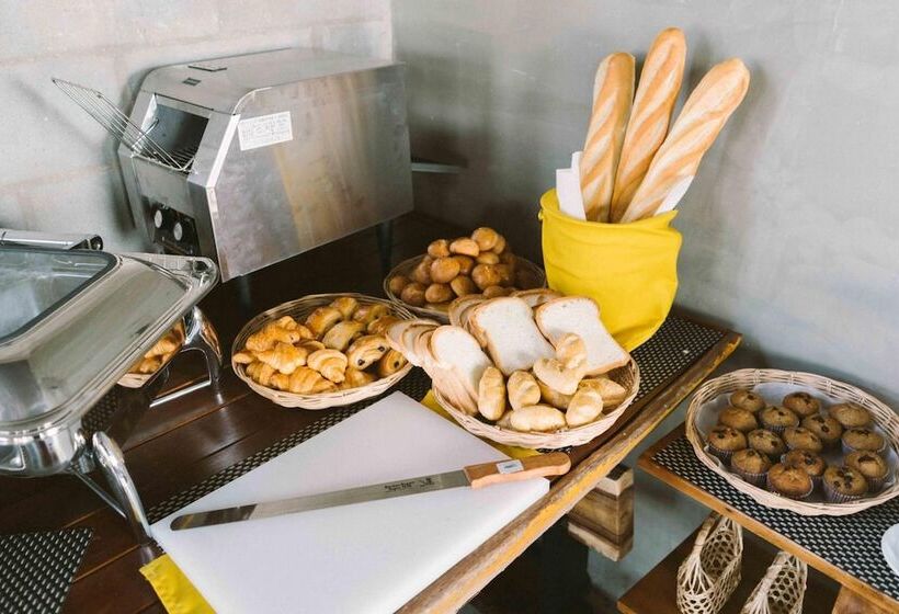 Larimar Hotel & Resort