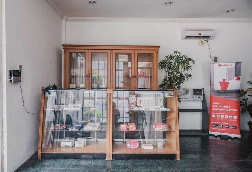 호텔 Reddoorz Plus Near Pelabuhan Merak