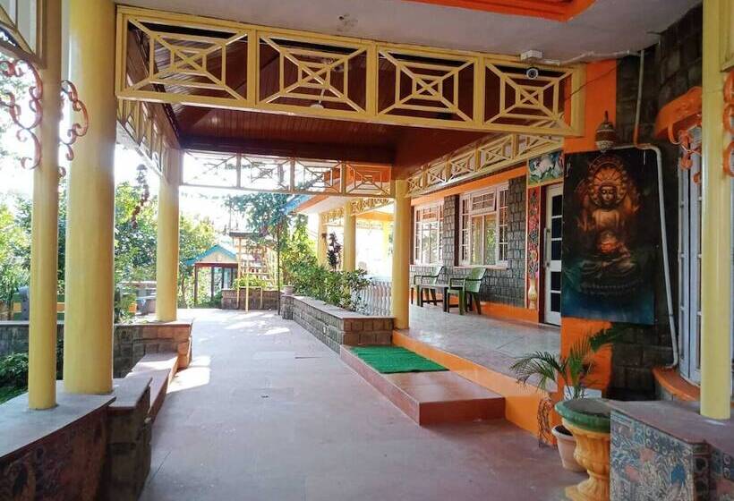 هتل Royal Green Buds