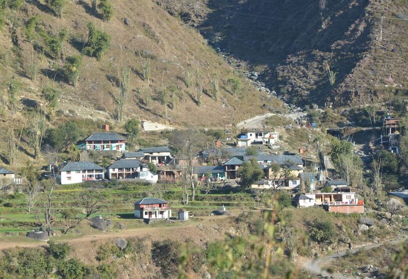 هتل Royal Green Buds