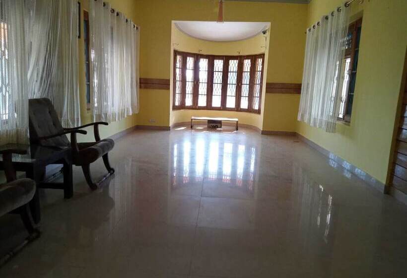 هتل Royal Green Buds