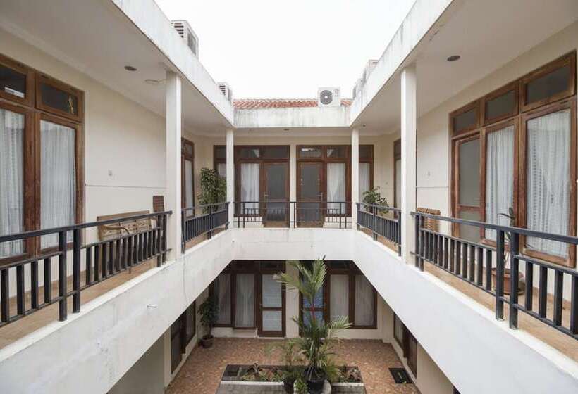 ペンション Koolkost Near Hartono Mall Yogyakarta