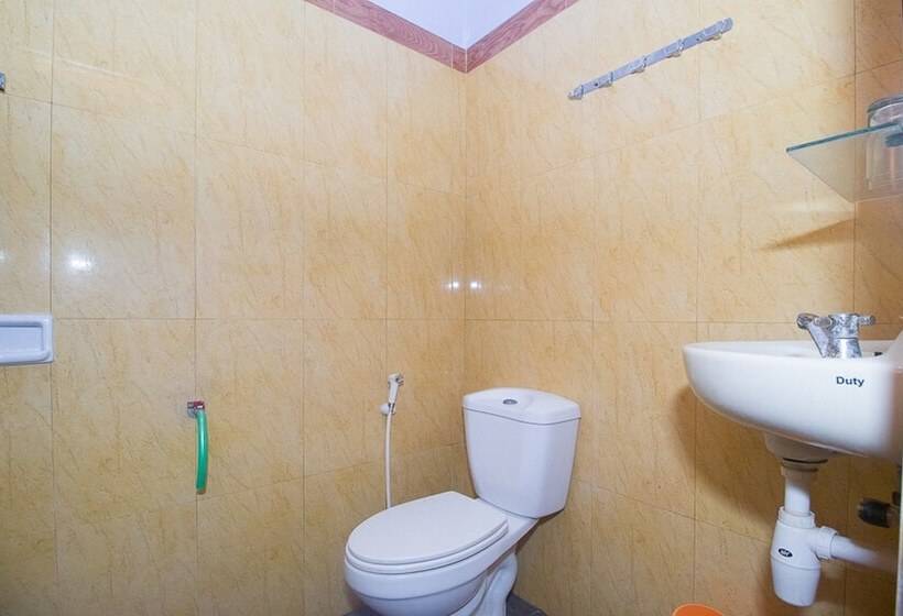 بنسيون Reddoorz Syariah Near Alun Alun Bojonegoro